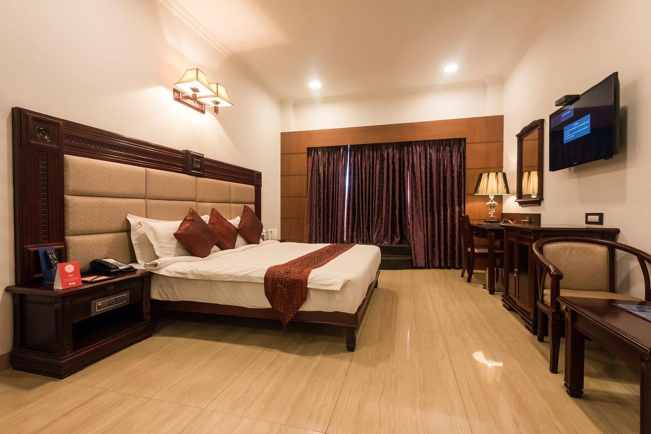 Golden Chariot Vasai Hotel Exterior foto