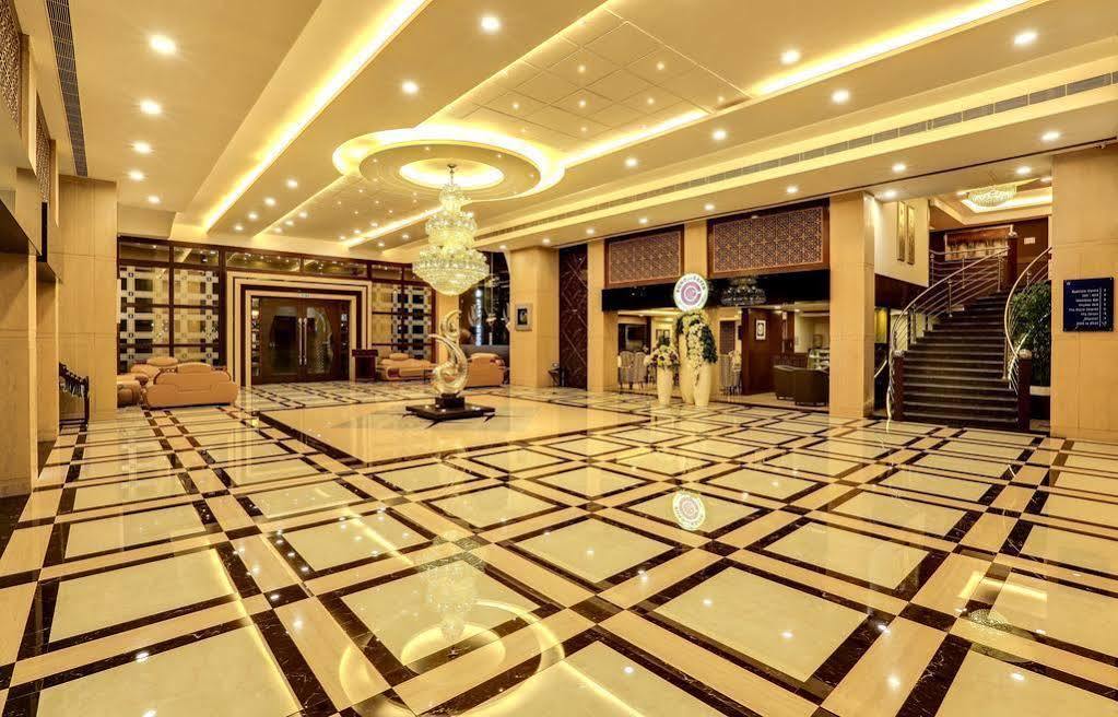 Golden Chariot Vasai Hotel Exterior foto